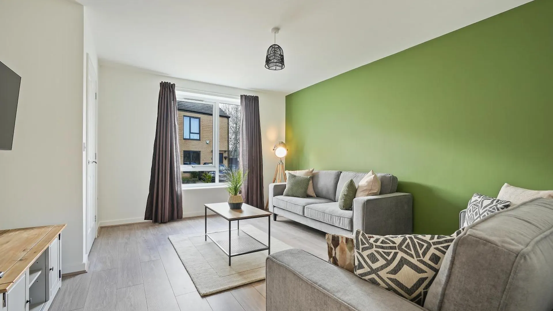 Mersey Way, Spacious 3 Bed Home, Close To Sheffield City Centre & Free Driveway Parking - Perfect For Workers, Groups & Families - Hosted By Stay Host Save דירה