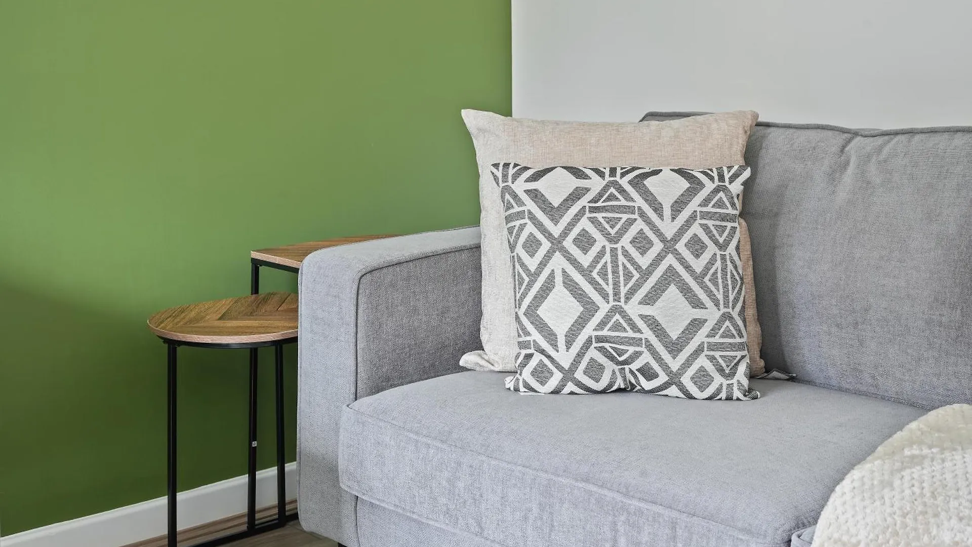 Mersey Way, Spacious 3 Bed Home, Close To Sheffield City Centre & Free Driveway Parking - Perfect For Workers, Groups & Families - Hosted By Stay Host Save 0*,
