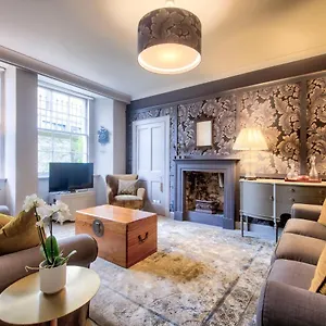https://hamilton-place-beautiful-and-central-city-apartment.edinburghhotelsuk.org